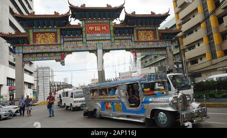 Manila, Philippinen. 20 Jan, 2020. Manila Chinatown ist die älteste Chinatown in der Welt, die 1594 von den Spaniern gegründet wurde als eine Siedlung in der Nähe von Intramuros über Pasig Fluss für die katholischen chinesischen. Es wurde so gebaut, dass Kolonialherren auf die chinesische Migranten halten könnte. (Foto von Joseph Dacalanio/Pacific Press) Quelle: Pacific Press Agency/Alamy leben Nachrichten Stockfoto