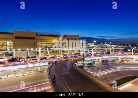 Los Angeles, Kalifornien - 14. April 2019: Tom Bradley Terminal am Los Angeles International Airport (LAX) in Kalifornien. | Verwendung weltweit Stockfoto