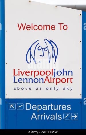 Liverpool, Großbritannien - 14 August 2017: Logo der Liverpool John Lennon Airport (LPL) im Vereinigten Königreich. | Verwendung weltweit Stockfoto