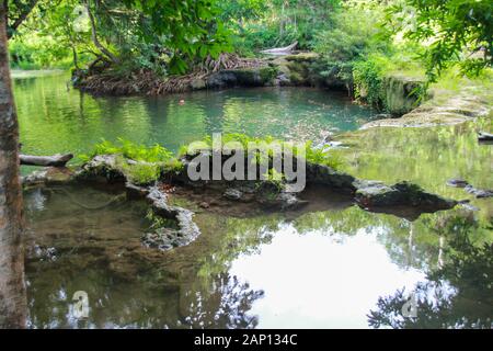 Chet Sao Noi Wasserfall Auf dem Gebiet des Pak Chong Distrikts Nakhon Ratchasima Und des Muak Lek Distrikts, Wang Muang District, Provinz Saraburi, Thai Stockfoto