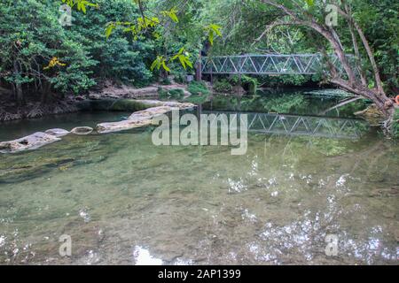 Chet Sao Noi Wasserfall Auf dem Gebiet des Pak Chong Distrikts Nakhon Ratchasima Und des Muak Lek Distrikts, Wang Muang District, Provinz Saraburi, Thai Stockfoto