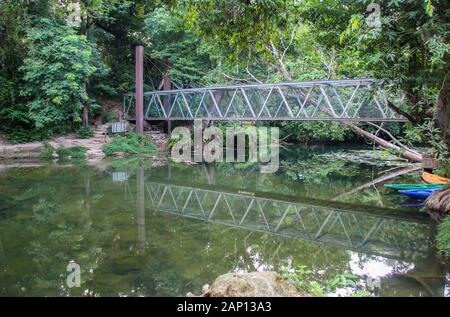 Chet Sao Noi Wasserfall Auf dem Gebiet des Pak Chong Distrikts Nakhon Ratchasima Und des Muak Lek Distrikts, Wang Muang District, Provinz Saraburi, Thai Stockfoto