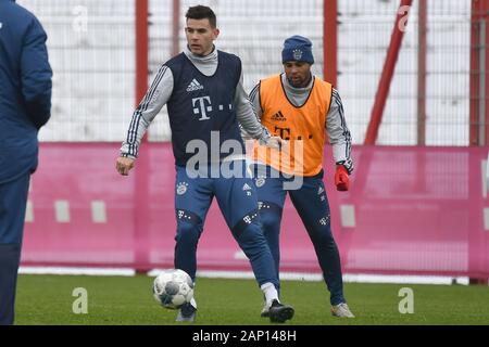 München, Deutschland. 20 Jan, 2020. Lucas HERNANDEZ (FC Bayern München), Serge GNABRY (FC Bayern München), Aktion, Duellen. FC Bayern München Ausbildung auf Saebener Straße. Fußball 1. Bundesliga, Saison 2019/2020, am 20.01.2020. | Verwendung der weltweiten Kredit: dpa/Alamy leben Nachrichten Stockfoto