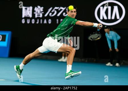 Melbourne, Australien. 20 Jan, 2020. Tennis: Grand Slam Australian Open. Männer, singles, Runde 1, Djokovic (Serbien) - Struff (Deutschland). Novak Djokovic in Aktion. Credit: Frank Molter/dpa/Alamy leben Nachrichten Stockfoto