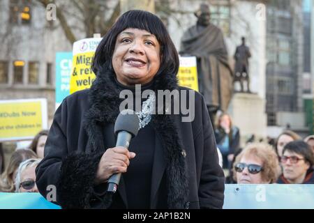 Westminster, London, 20. Jan 2020. Diane Abbott, Schatten Home Secretary, Arbeit Politiker, spricht leidenschaftlich. Alfred Dubs, Baron Dubs, Britischen Peer und Politiker, hat eine neue Änderung des Zuwanderungsgesetzes vorgelegt, um sicherzustellen, dass der Schutzfunktionen für Kind Flüchtlinge bleiben in der Entzug Abkommen Rechnung (WAB). Die Änderung wird in Die Herren mit der Chance, dass die Regierung die Niederlage über die Frage gegenüberstellen könnte, diskutiert werden. Credit: Imageplotter/Alamy leben Nachrichten Stockfoto