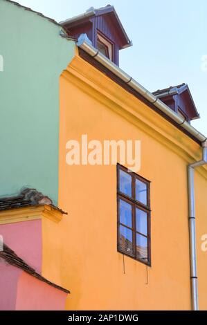 Abstrakte bunten Hausfassade in Sighisoara Rumänien Stockfoto