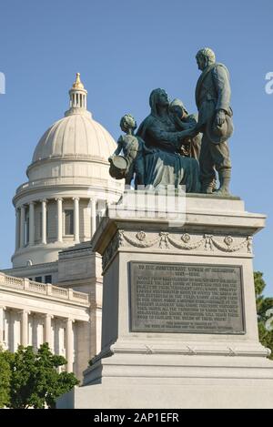 LITTLE ROCK, Arkansas, USA - 25. JULI 2019: Denkmal für die Konföderierten Frauen von Arkansas an der Arkansas State Capitol. Stockfoto