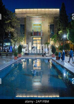 Das Haus der Ku nstler/Khane Honarmandan in der iranischen Hauptstadt Teheran, am 16. April 2017 berücksichtigt. Neben Ausstellungen in den Galerien, Veranstaltungen, die auch hier statt und es gibt ein Café und ein Restaurant. | Verwendung weltweit Stockfoto