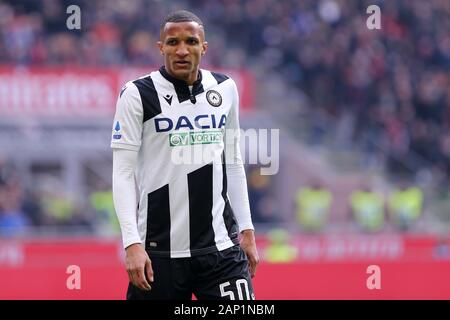 Mailand, Italien. 19. Januar 2020. Italienische Serie A AC Mailand vs Udinese Calcio. Rodrigo Becao von Udinese Calcio. Stockfoto