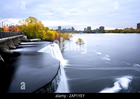 Rideau Falls in Ottawa im Herbst, Ontario, Kanada Stockfoto