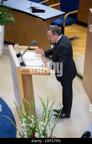 Armin Laschet bei der Verleihung des Staatspreises des Landes Nordrhein-Westfalen 2019 ein, Prof. Dr. Klaus Töpfer am 16. September 2019 im wccb Bonn, Altes Stockfoto