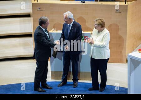 Armin Laschet, Klaus Töpfer und Angela Merkel bei der Verleihung des Staatspreises des Landes Nordrhein-Westfalen 2019 ein, Prof. Dr. Klaus Töpfer am 16. Se Stockfoto