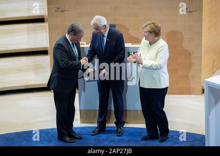 Armin Laschet, Klaus Töpfer und Angela Merkel bei der Verleihung des Staatspreises des Landes Nordrhein-Westfalen 2019 ein, Prof. Dr. Klaus Töpfer am 16. Se Stockfoto