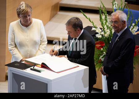 Armin Laschet, Klaus Töpfer und Angela Merkel bei der Verleihung des Staatspreises des Landes Nordrhein-Westfalen 2019 ein, Prof. Dr. Klaus Töpfer am 16. Se Stockfoto