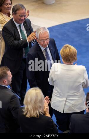 Angela Merkel, Klaus Töpfer und Armin Laschet bei der Verleihung des Staatspreises des Landes Nordrhein-Westfalen 2019 ein, Prof. Dr. Klaus Töpfer am 16. Se Stockfoto