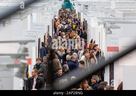 Mit IMessebesucher Galeriestände beim Pressebesuch der Fotokunstmesse PARIS FOTO' im Grand Palais. Paris, 10.11.2019 Stockfoto