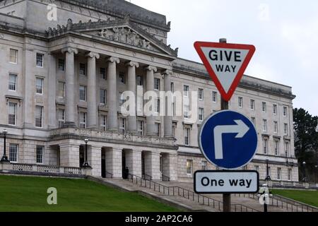 Die Gebäude des Parlaments in Stormont sind dargestellt in Belfast am 14. Januar 2020. Parlament Gebäude, oft als Stormont wegen seiner Lage in der Gegend von Belfast Stormont Estate, ist der Sitz der Nordirischen Versammlung, die Dezentralisierung der Gesetzgebung für die Region. Die Exekutive oder Regierung ist in Stormont Castle. Foto/Paul McErlane (www.paulmcerlane.net) Stockfoto