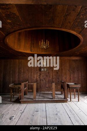 Inneneinrichtung der russisch-orthodoxen Kirche im Fort Ross State Historic Park im Sonoma County, Kalifornien Stockfoto