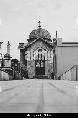 Kapelle auf einem Friedhof Stockfoto