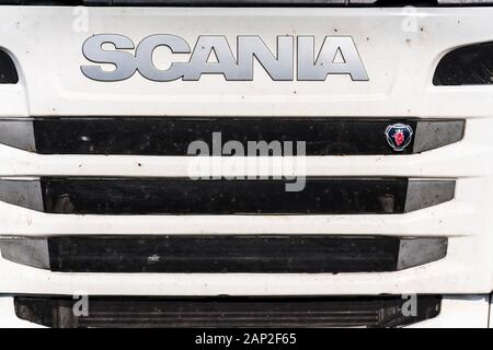 Prag, tschechische Republik - 25. MÄRZ 2018: Scania AB heavy duty truck Auto Kühlergrill am 25. März 2018 in Prag, Tschechische Republik. Stockfoto