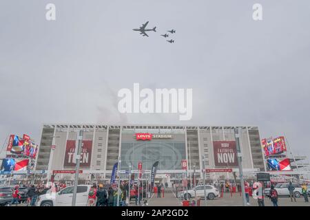 Allgemeine des F-16 und KC 135 Überführung von der United States Air Force und 418 416th Flight Test Geschwader von der Edwards Air Force Base, bevor das NFC Championship Game zwischen den Green Bay Packers und den San Francisco 49ers bei Levi's Stadium, Sonntag, 31.01.19, 2020 in Santa Clara, Kalifornien. (Foto von IOS/ESPA-Bilder) Stockfoto