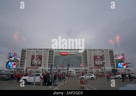 Allgemeine Feuerwerk vor dem NFC Championship Game zwischen den Green Bay Packers und den San Francisco 49ers bei Levi's Stadium, Sonntag, 31.01.19, 2020 in Santa Clara, Kalifornien. (Foto von IOS/ESPA-Bilder) Stockfoto