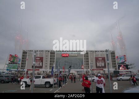 Allgemeine Feuerwerk vor dem NFC Championship Game zwischen den Green Bay Packers und den San Francisco 49ers bei Levi's Stadium, Sonntag, 31.01.19, 2020 in Santa Clara, Kalifornien. (Foto von IOS/ESPA-Bilder) Stockfoto