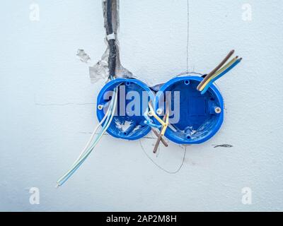 Stroba spod Kabel und Buchse für Steckdose und Schalter Stockfoto