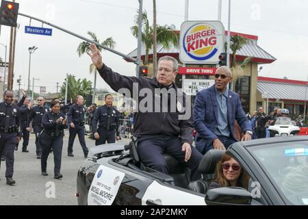 Los Angeles, Kalifornien, USA. 20 Jan, 2020. Los Angeles Police Chief Michael Moore Wellen in der 36. jährlichen Königreich Day Parade in Los Angeles am Montag, Jan. 20, 2020. Die Parade ist im Süden Kaliforniens größte Martin Luther King Jr. Day Einhaltung. Das Thema der diesjährigen Parade war "Gleichheit für alle Menschheit, unser nächster Schritt. Credit: Ringo Chiu/ZUMA Draht/Alamy leben Nachrichten Stockfoto