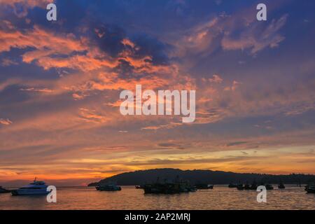 Sonnenuntergang in Kota Kinabalu, Malaysia Borneo Stockfoto