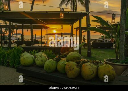 Sonnenuntergang im Shangri-La Tanjung Aru Resort in Kota Kinabalu, Borneo Malaysia Stockfoto