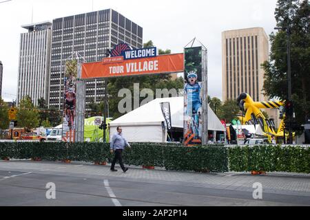 Adelaide Australien. 20. Januar 2020. Die Stadt Adelaide Tour Dorf, das für Radsportfans und Mitglieder der Öffentlichkeit im Victoria Square als Teil eines Cycling Festival in Verbindung mit der Tour Down Under Radrennen wird geöffnet. Credit: Amer Ghazzal/Alamy Stockfoto