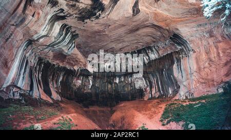 Die Double Arch Alkoven im Zion National Park, Utah, USA Stockfoto