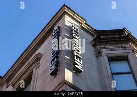 Metquarter erhabenen Buchstaben 3D-Schild an der Seite des Einkaufszentrum Gebäude in Liverpool Stockfoto