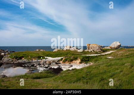 Frankreich, Brittainy, Kerlouan, Restaurant, Artist Village, grossen Felsen, Meer, Klippen, Steinhaus, Stockfoto