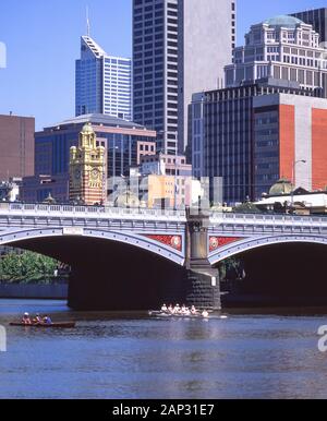 City und Princes Bridge über Yarra River, Melbourne, Victoria, Australien Stockfoto