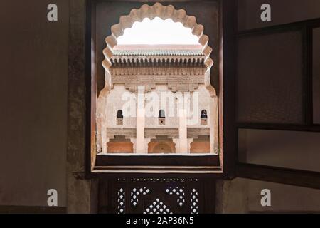 Ben Youssef Madrasa islamische Schule Interieur Details Stockfoto