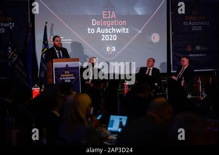 Aktion und Schutz der Liga, Vorsitzender Rabbi Shlomo Koves spricht während einer Podiumsdiskussion des Europäischen Jüdischen Verband Konferenz über Antisemitismus in Krakau. Eine Delegation von mehr als 100 Europäischen Staats- und Regierungschefs, Minister und hochrangige Beamte des Parlaments von Europa und Gesetzgeber aus der ganzen Kontinent wird an eine im März in Auschwitz am 20. und 21. Januar. Der März, zum Internationalen Holocaust Gedenktag statt, wird von der EJA, der Dachorganisation der jüdischen Organisation in ganz Europa unter der Leitung von Rabbi Menachem Margolin und die Aktion und Schutz Liga der E geführt werden. Stockfoto