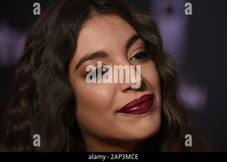 Sängerin Ana Guerra besucht einen fotoauftrag vor der Odeon Music Awards Gala im Royal Theater in Madrid. Stockfoto