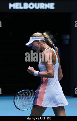 Melbourne, Australien. 21 Jan, 2020. Kristina Mladenovic von feiert Frankreich riefen gegen Karolina Pliskova der Tschechischen Republik bei den Offenen Australischen Tennismeisterschaften in Melbourne, Australien am 21.01.2020. Credit: Wang Jingqiang/Xinhua/Alamy leben Nachrichten Stockfoto