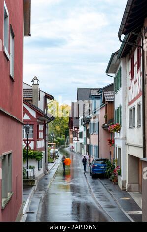 Stein Am Rhein, Schweiz - Oktober 2019: Alte Gebäude zu Hotels und Restaurants in der Altstadt von Stein Am Rhein, Schweiz renoviert Stockfoto