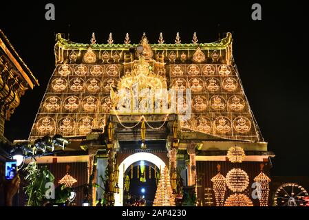Sree Padmanabhaswamy Tempel während der Lakshadeepam-Zeremonie, thiruvananthapuram, kerala, indien. Dieser Tempel hat den reichsten Schatz Indiens. Stockfoto
