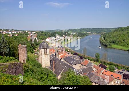 Blick vom Schloss Sierck-les-Bains Stockfoto