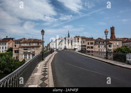 Villeneuve-sur-Lot, (früher unter dem Namen Villeneuve-d'Agen) Stadt und Gemeinde im Südwesten der französischen Departement Lot-et-Garonne, Frankreich, Europa. Stockfoto