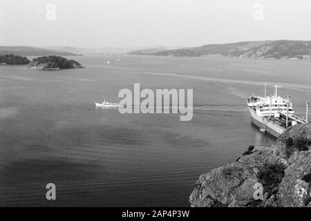 Blick in die Schären des Byfjord bei Uddevalla, 1969. Blick auf die Schären in den Byfjord in der Nähe von Uddevalla, 1969. Stockfoto
