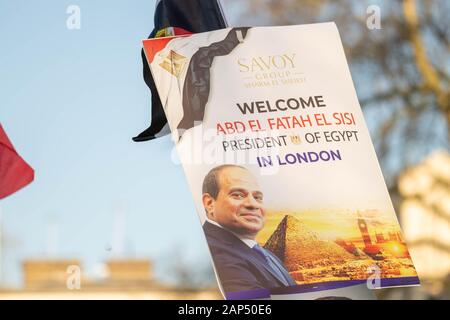 London, Großbritannien. 21. Januar 2020. Der Anhänger des Präsidenten Abdel Fattah el-Sisi von Ägypten besucht hatte Boris Johnson MP PC Premierminister in Downing Street 10, grüßen die Ankunft der ägyptische Präsident Credit: Ian Davidson/Alamy leben Nachrichten Stockfoto