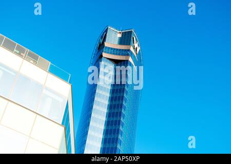 BARCELONA, SPANIEN - 18. Januar 2020: Ein Blick auf das W Barcelona Hotel in Barcelona, Spanien, populär bei den Einheimischen bekannt als Hotel Vela, Segeln Hotel in Cata Stockfoto