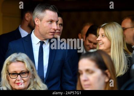 Cardiff City Manager Neil Harris lässt der Service in St David's Cathedral, Cardiff. Stockfoto