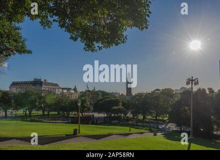 Blick von der Plaza San Martin auf den ehemaligen englischen Turm oder Torre de los Ingleses, Stadtviertel von Retiro, Buenos Aires, Argentinien, Lateinamerika Stockfoto