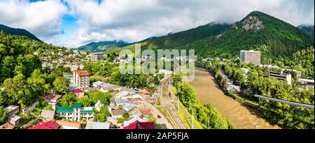 Panorama von borjomi mit dem Kura, Georgien Stockfoto